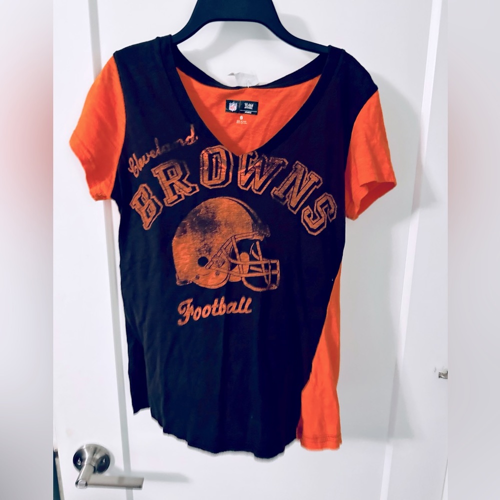 Women’s small NFL Brown’s T-Shirt, Black w/ Orangey